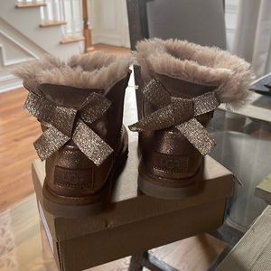 UGG- BOW BOOTS- TODDLER GIRL